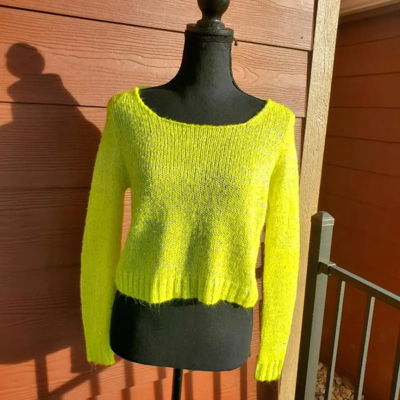 Wet Seal Yellow Sequin Cropped Women's Sweater Size Small NWOT - Picture 4 of 17